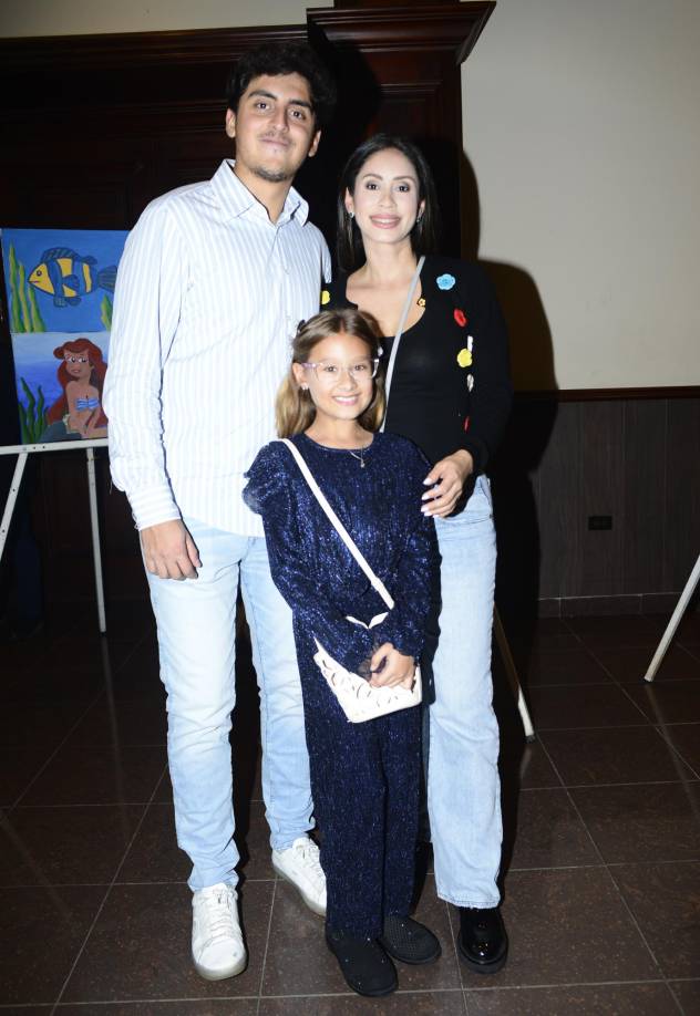 Farit Handal, Tatiana Martínez y Mónica de Handal