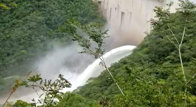 El gobierno sostiene que las descargas eran necesarias.