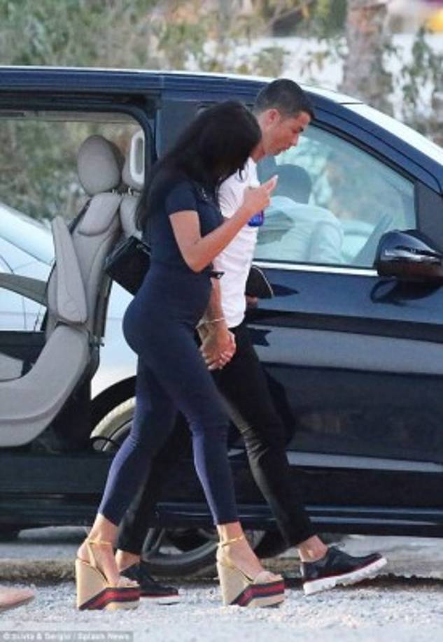 Georgina no aparecía ya que en su momento se informó que sufría de herpes labial.