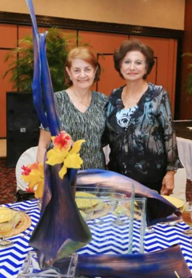 Jeannette Salomón y Ivonne Abud.