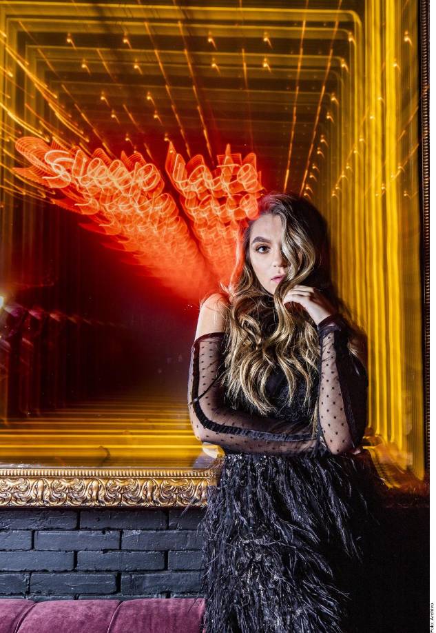 “Se burló de mí, de mi acento y es que [dicen]‘Ay, ustedes los mexicanos quieren venir aquí a cumplir el sueño americano, a cumplir el sueño de Hollywood’, y yo así de ‘Tengo 20 años, vengo a estudiar a tu escuela, me vengo a preparar independientemente de dónde yo quiera trabajar’”, agregó la joven.