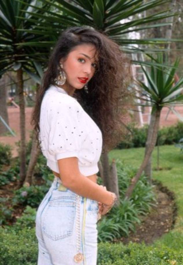 Durante su adolescencia Biby tenía un rostro muy angelical, el cual mantiene todavía.