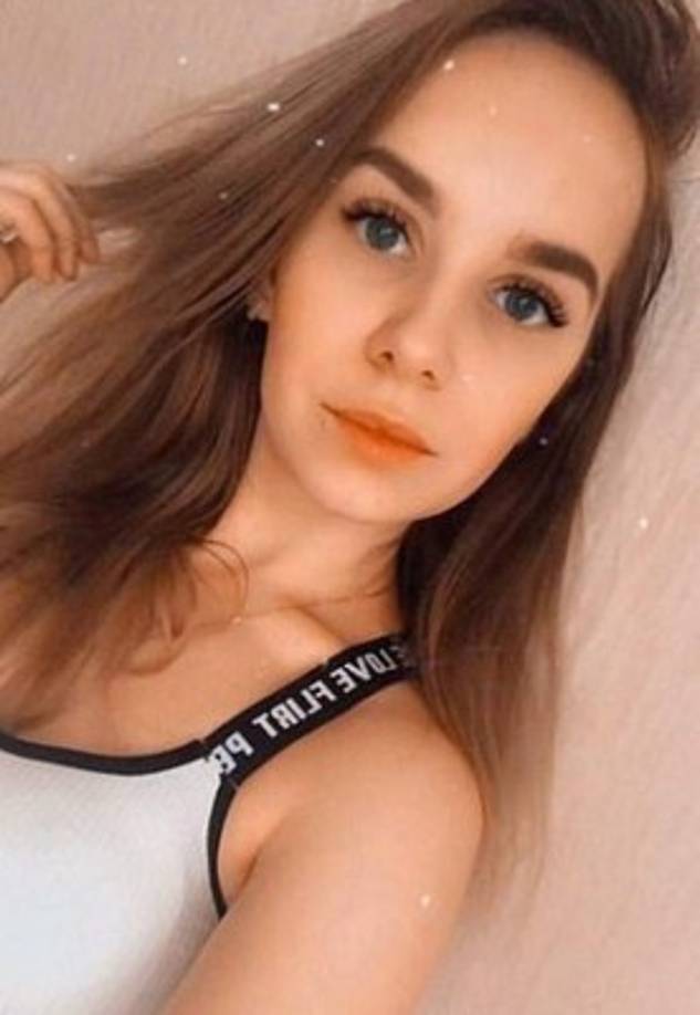 Pese a que 'no hubo quejas' de ningún paciente, la enfermera identificada únicamente como Nadia recibió una sanción por 'incumplimiento de los requisitos de vestimenta médica', informaron las autoridades del hospital de Tula, donde labora.