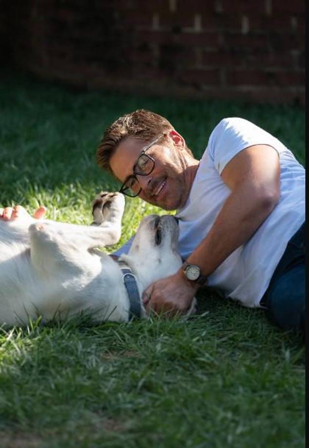 La historia relata la historia de una familia que pierde a su mascota durante un paseo al bosque, por lo que un padre y su hijo deciden darle inicio a una intensa búsqueda. Lo especial de esta película es que está basada en hechos reales.