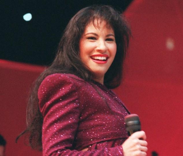 Padre de Selena cree que la vida de Yolanda Saldívar está más segura en la cárcel