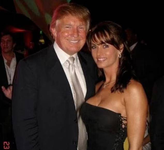 La exmodelo de la revista Playboy Karen McDougal, también puede ser una de las testigos en el histórico juicio.