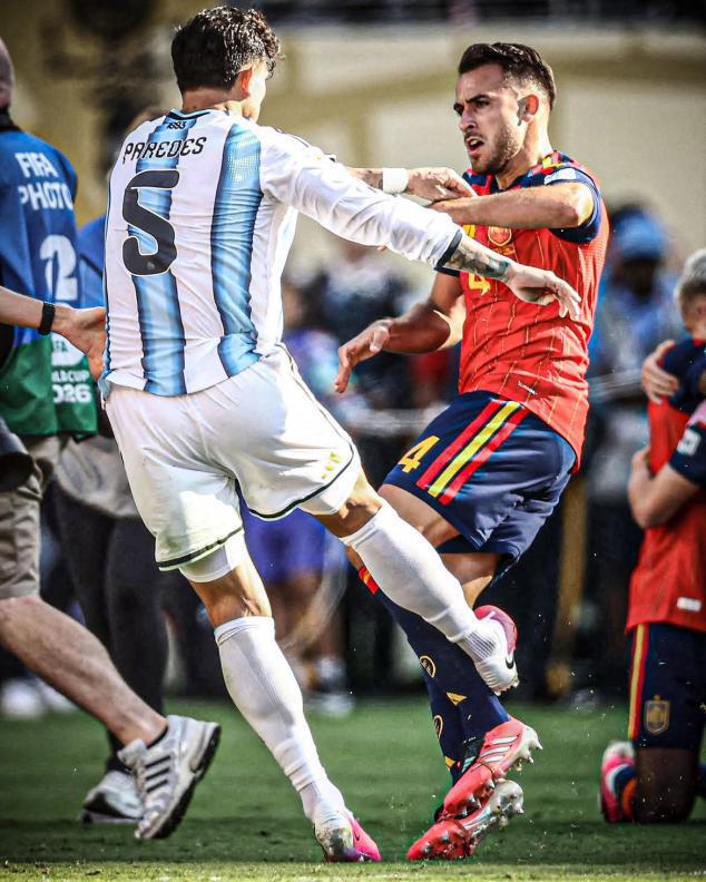FIFA no tuvo piedad e impone severos castigos a Argentina y Leandro Paredes