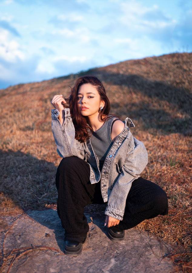 “Quiero que esta canción inspire a todas las mujeres a ser valientes y a luchar por lo que quieren”