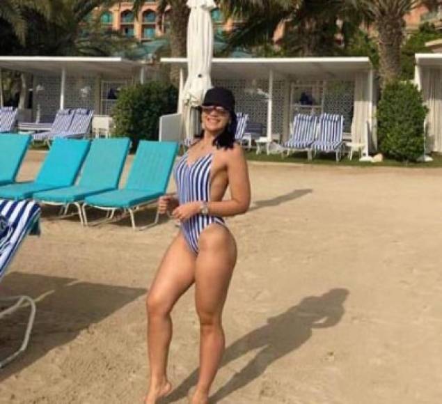 Virginia Varela lleva 11 años de ser la esposa del jugador hondureño Emilio Izaguirre. La chica se mantiene en forma y cautiva en redes sociales.