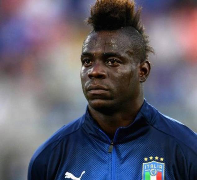 Mario Balotelli, en el punto de mira de la Fiorentina. Mino Raiola, su agente, está intentando que regrese a Italia y, según calciomercato, ya se han iniciado los primeros contactos.