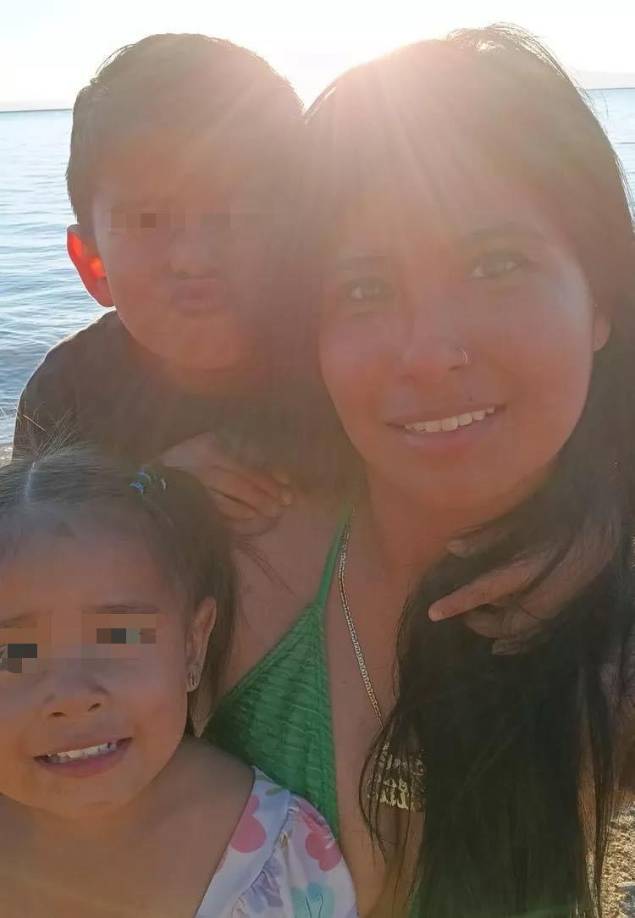 Según los reportes oficiales, la mujer de 32 años disparó contra su hijo de 4 años y sus hijas de 1 y 2 años, antes de suicidarse.