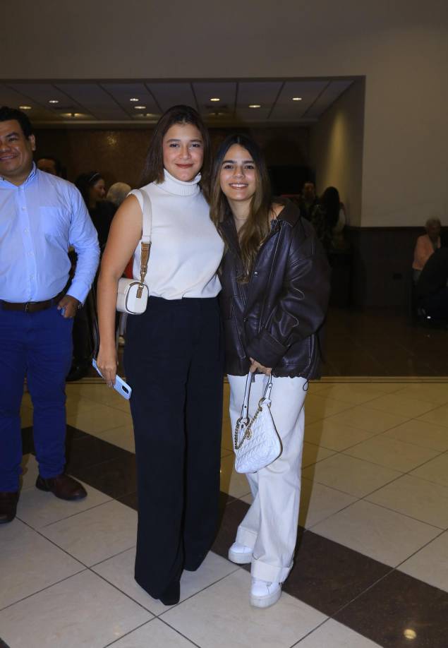 Brenda Medrano y Karen Sandoval