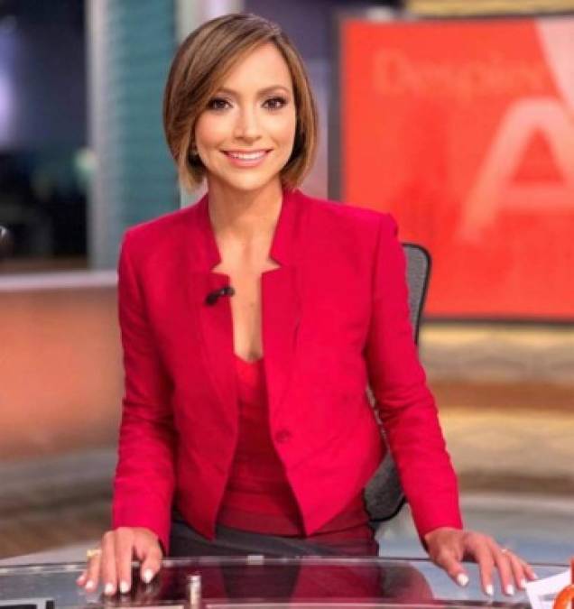 2. Satcha Pretto: 768 mil seguidores<br/><br/>Pretto Padilla es una querida periodista hondureña, ganadora de un premio Emmy y copresentadora del programa Despierta América de Univision. <br/><br/><br/>