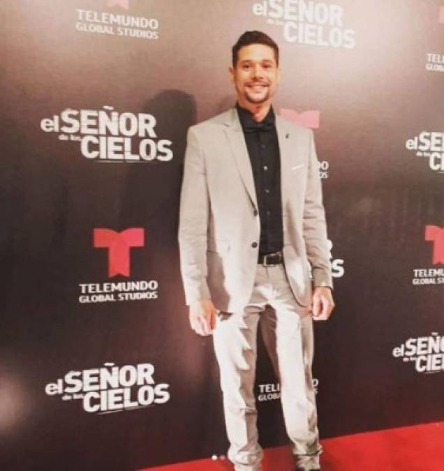 Carlos Buelvas, quien interpreta a 'El Musaraña', uno de los aliados de 'El Cabo' (Robinson Díaz) en la serie, salió del clóset en un programa televisivo.