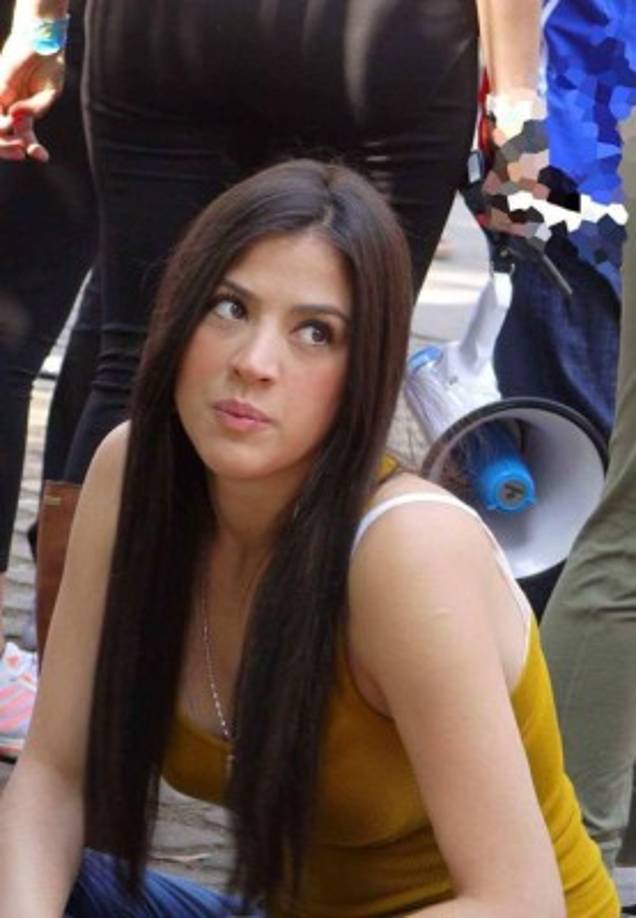 Solo se sabe que es una bella joven mexicana.