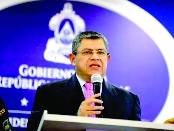 El exministro Héctor Ayala; ayer capturaron a Wilfredo Cerrato Santos y Kerin Maldonado.