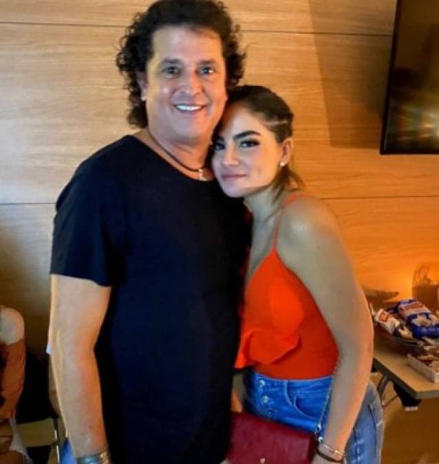 En sus redes sociales comparte a menudo fotos con otros famosos de la talla de Carlos Vives (foto) o James Rodríguez.<br/>