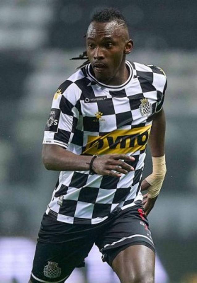 Alberth Elis ha hablado sobre su futuro en una entrevista con Diario La Prensa y ha confesado tener ofertas de clubes desde Portugal, Inglaterra, Rusia y Francia. “Quiero seguir creciendo. Espero que se dé una oportunidad de escalar, eso he buscado desde que llegué a Portugal. ¿El Porto? Han hablado, mi representante ha hablado con varios clubes, yo tengo contrato con Boavista y mientras nada sea oficial seguiré con Boavista”, confesó.