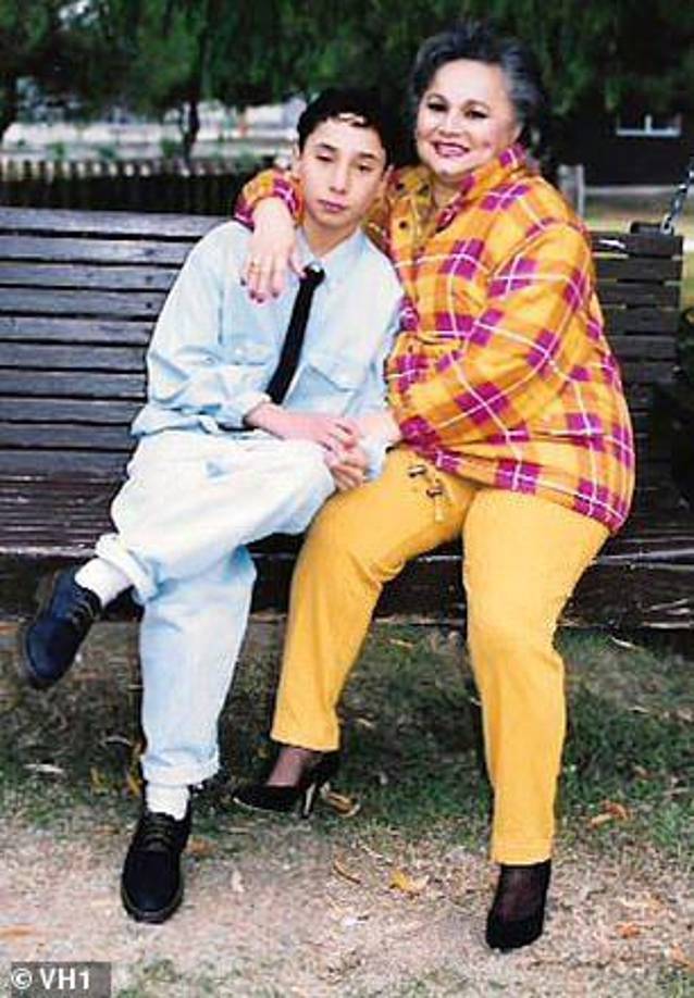 Es más, Griselda Blanco se convirtió en la primera mujer en liderar una gran red de narcotráfico en Colombia y Estados Unidos, siendo así la única en un negocio liderado por hombres.