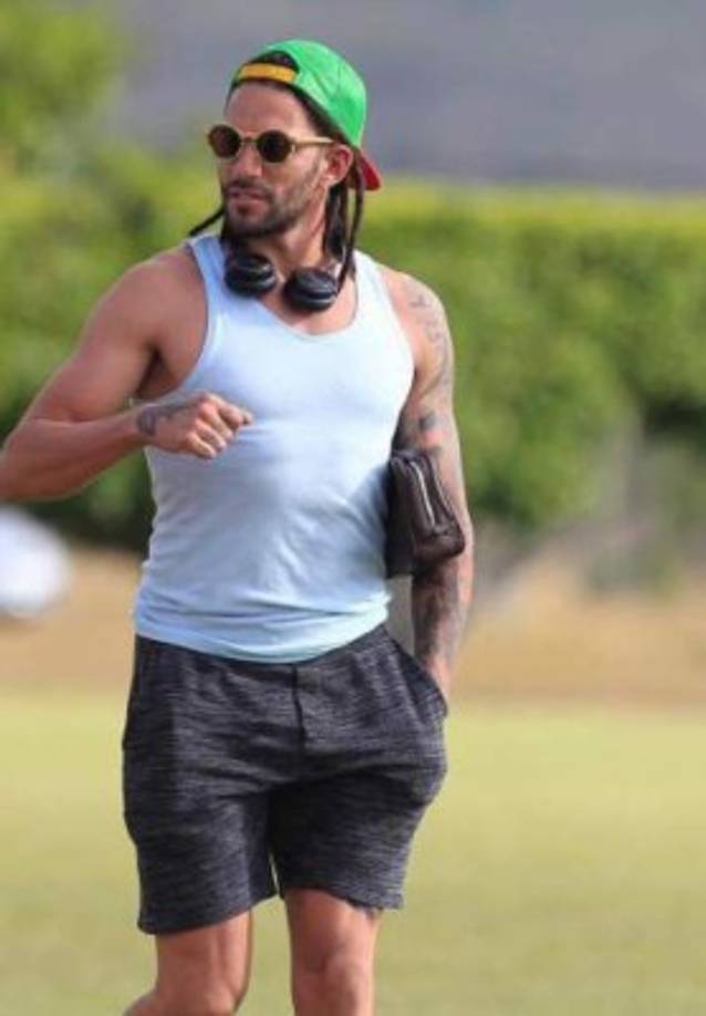 Jonathan Ferrari: El defensor argentino comenzó siendo titular, pero luego se lesionó y tras recuperarse no ha podido volver a la titularidad.