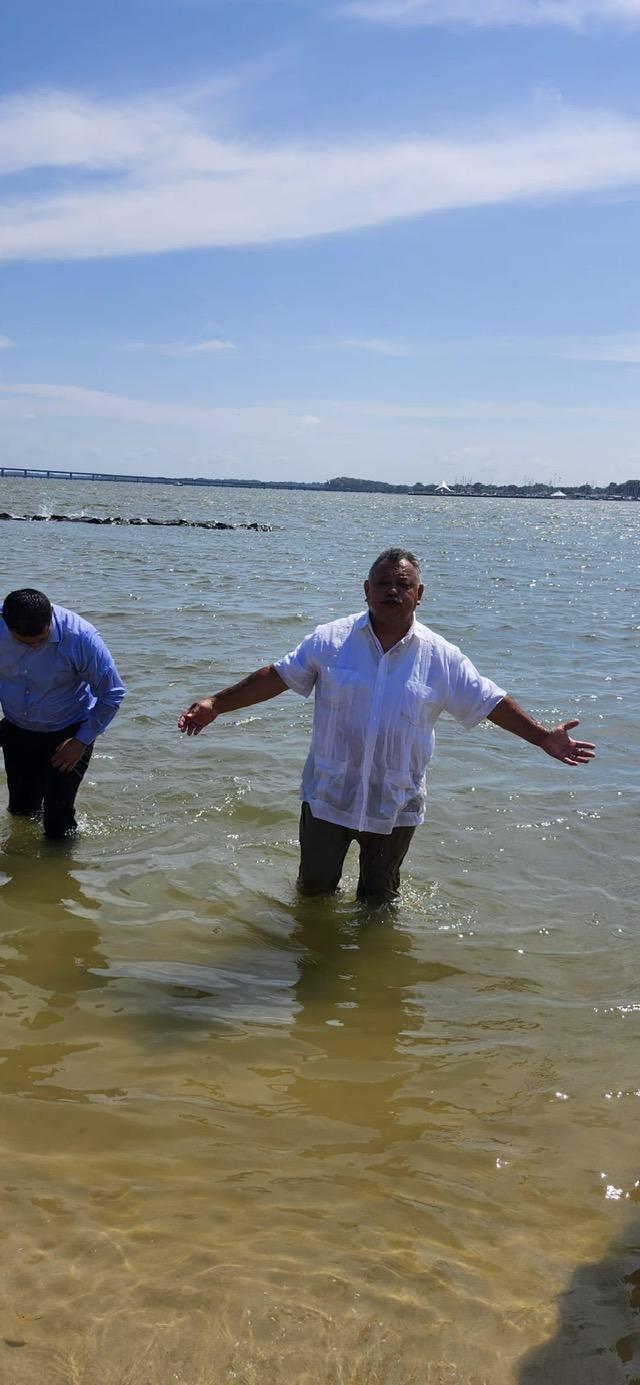 Revelan la razón por la que fue detenido pastor hondureño en EEUU