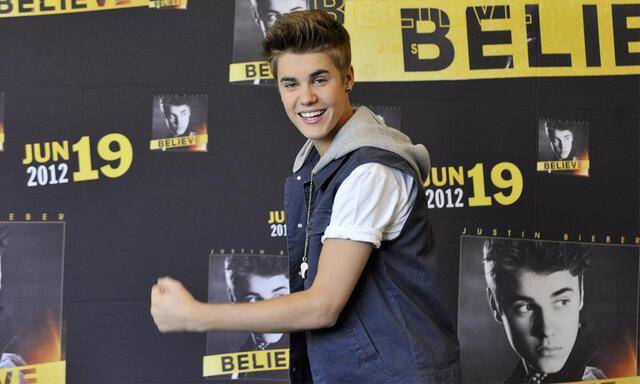 En 2012, con nuevo álbum en puerta, Justin hizo su primer cambio de look, dejando de lado su representativo fleco. Con 17 años el niño desapareció.