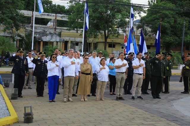Fuerzas vivas de SPS desfilan en el 203 aniversario de independencia patria