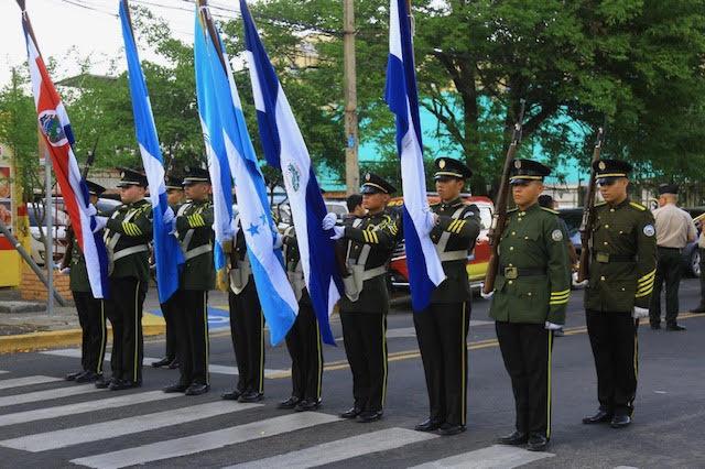 Fuerzas vivas de SPS desfilan en el 203 aniversario de independencia patria