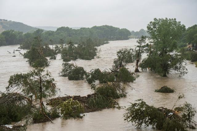 Severas inundaciones en Texas dejan al menos 13 muertos y decenas de desaparecidos