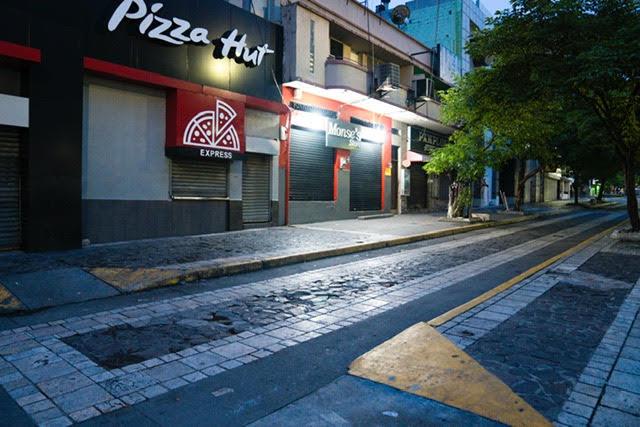 Municipalidad interviene el parque central y sorprende a vendedores