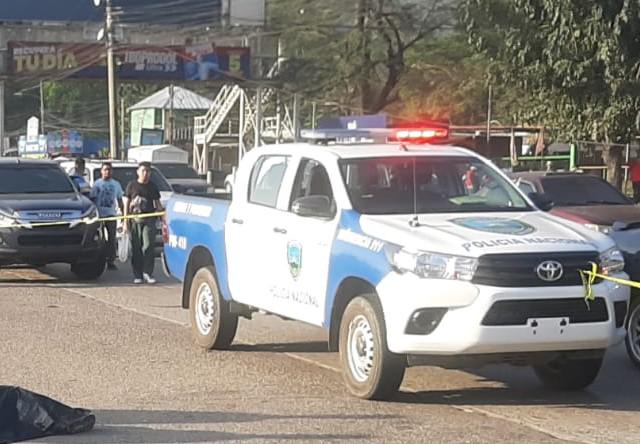 A golpes matan a presunto asaltante frente a la terminal de buses de SPS