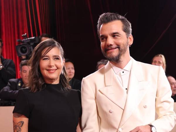 Wagner Moura llegó este domingo a la gala de los Globos de Oro acompañado de su pareja, Sandra Delgado.
