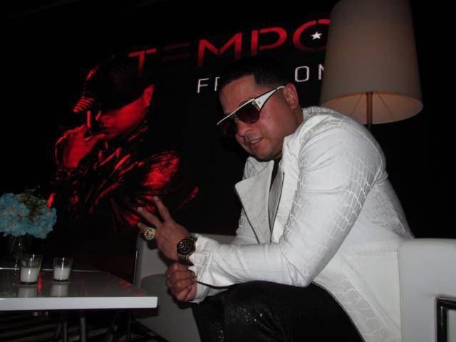 Tempo salió de prisión en 2014 pero, hasta ahora, se encontraba en libertad condicional, lo que implica numerosas restricciones como limitaciones para viajar al extranjero.