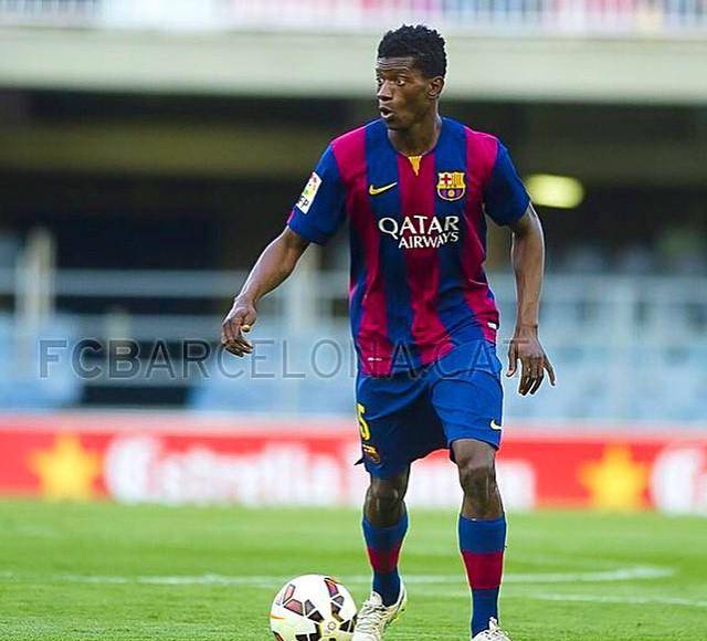 El 3 de diciembre de 2014 debutó con el primer equipo que entonces entrenaba Luis Enrique y en 2015 dejó el Barça.
