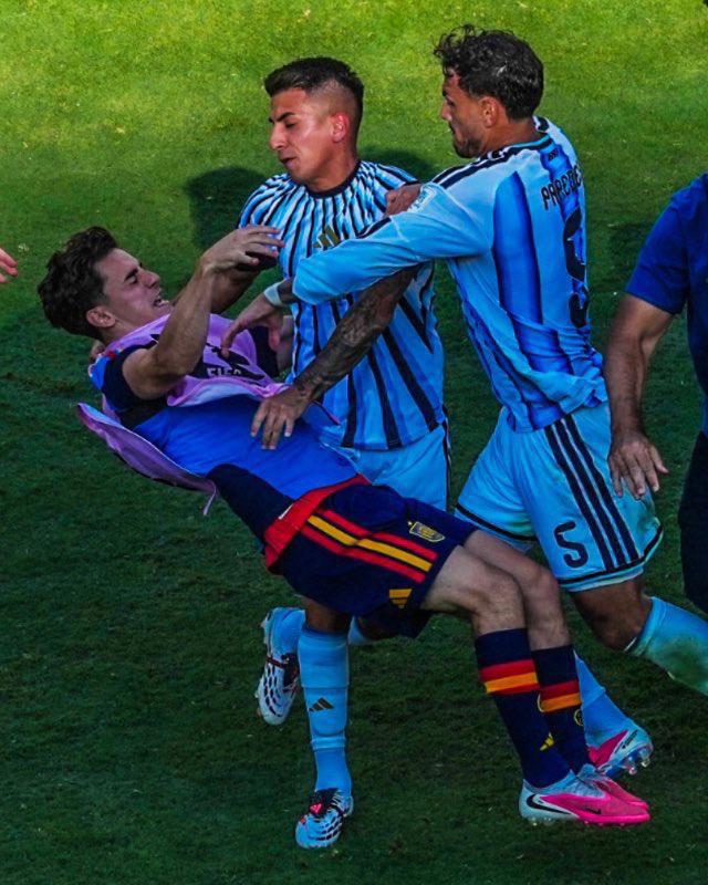 FIFA no tuvo piedad e impone severos castigos a Argentina y Leandro Paredes