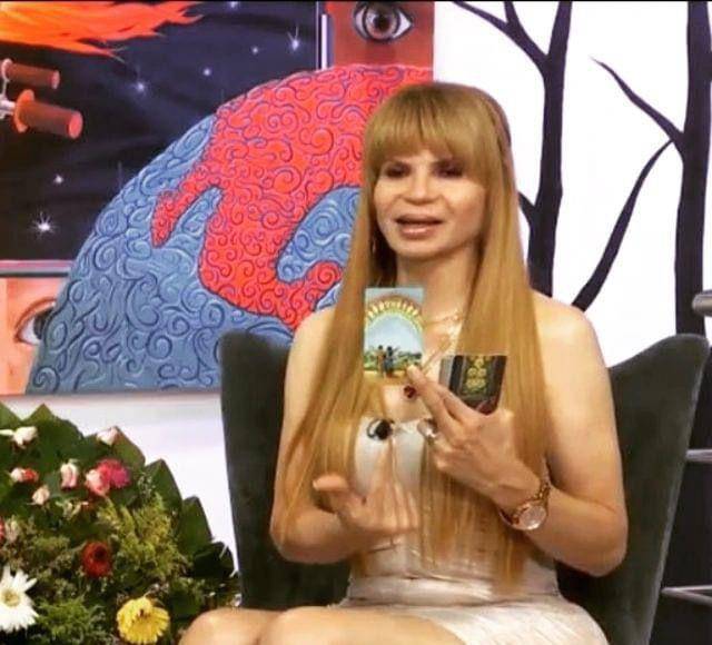 La astróloga añadió que los líderes mundiales no sabrán que hacer y controlar la enfermedad con la población ya que no tendrán la cura.