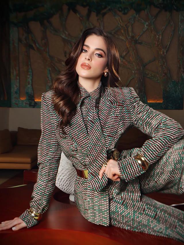 Fátima Bosch se desvanece durante un desfile en Ecuador