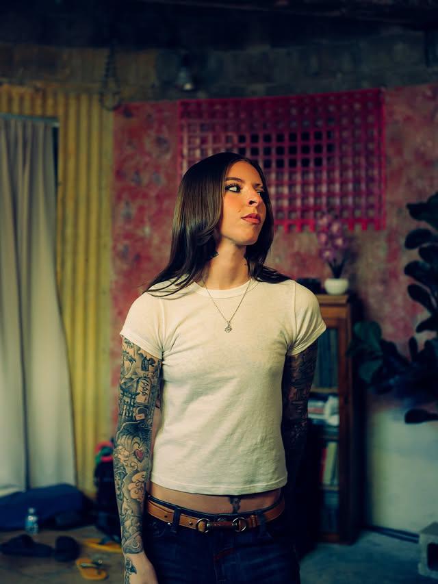 Young Miko anuncia lanzamiento de su nuevo álbum Do Not Disturb Deluxe