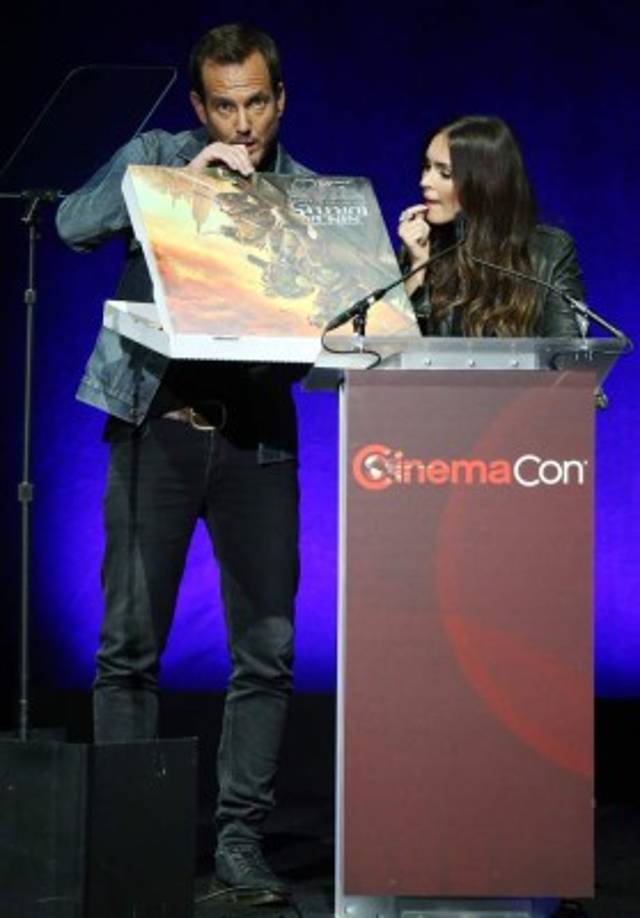 Por el momento se desconoce si Brian es el padre del bebé que espera la actriz, ya que los dos han sido fotografiados juntos en multitud de ocasiones desde su separación, tanto en compañía de sus hijos como sin ellos.