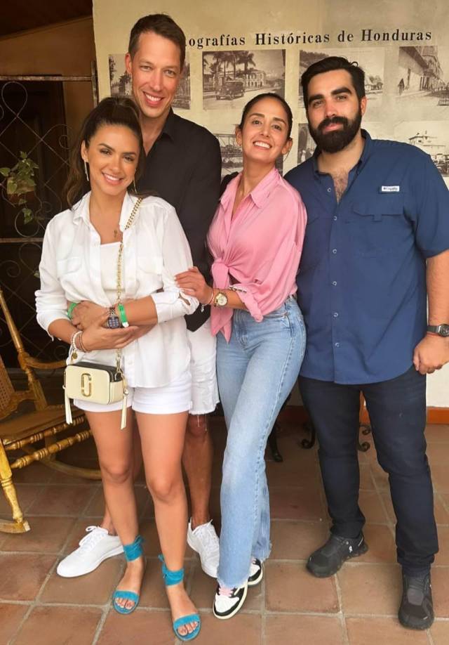 Ana Jurka junto a su esposo han compartido con familiares y amistades. 