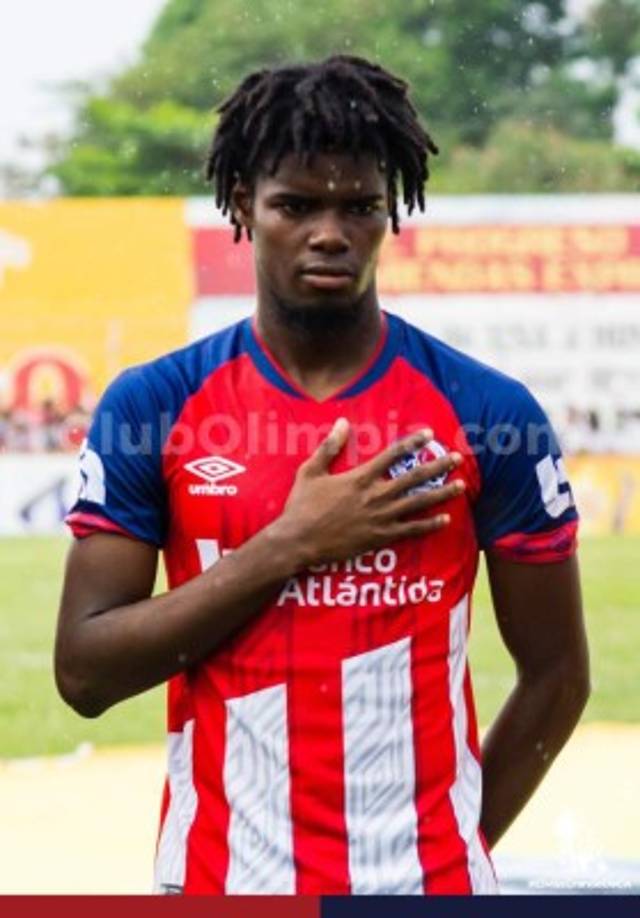 Maylor Núñez será la novedad del Olimpia en el 11 titular. Pedro Troglio pondrá al lateral derecho de inicio en lugar de German 'Patón' Mejía, quien fue expulsado en la ida en San Pedro Sula.