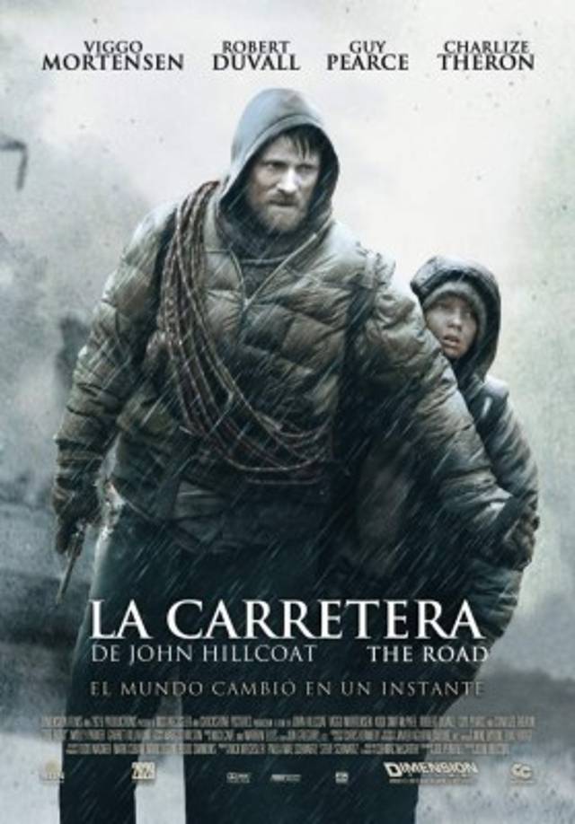 La carretera<br/>Pocos libros y pocas películas son tan pudrientes y desoladoras como La carretera. John Hillcoat fue el encargado de trasladar a la pantalla la novela homónima de Cormac McCarthy sobre un padre (Viggo Mortensen) y su hijo que tratan de sobrevivir en un mundo devastado por una catástrofe nuclear. Injustamente olvidada en la edición 2009 de los Oscar, trata el apocalipsis desde una mirada estremecedora y humanista.