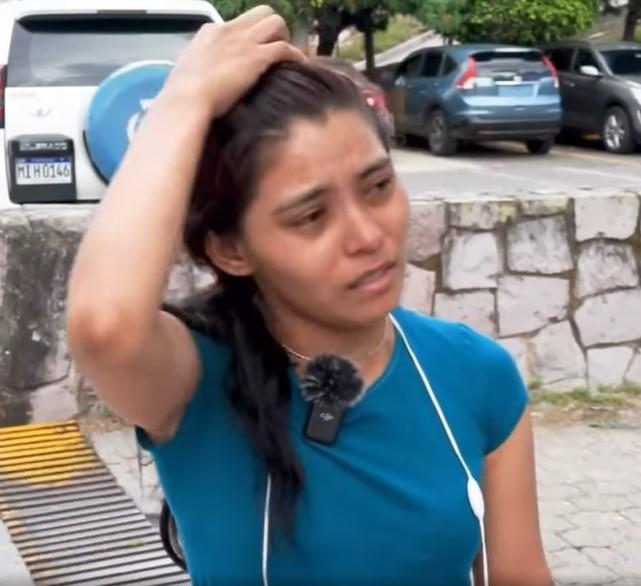 Hondureña deportada por ICE clama porque le devuelvan a sus hijos