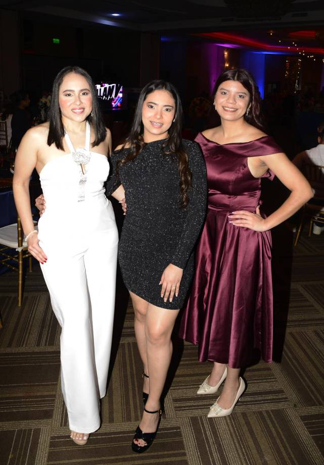 Mónica López, Katherine García y Angie Suazo