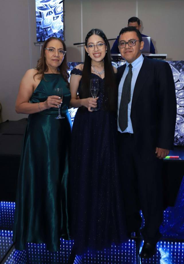 Norma Murillo, Grecia Melgar y Marvin Melgar.