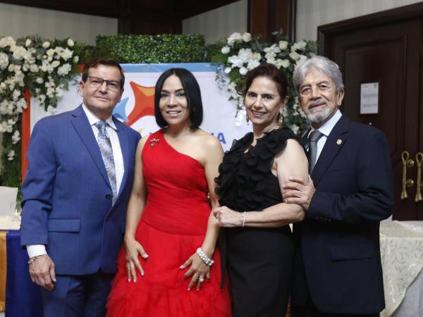 Rubén Wolozny, María Luisa Fernández, Jacky y Oscar Rodríguez