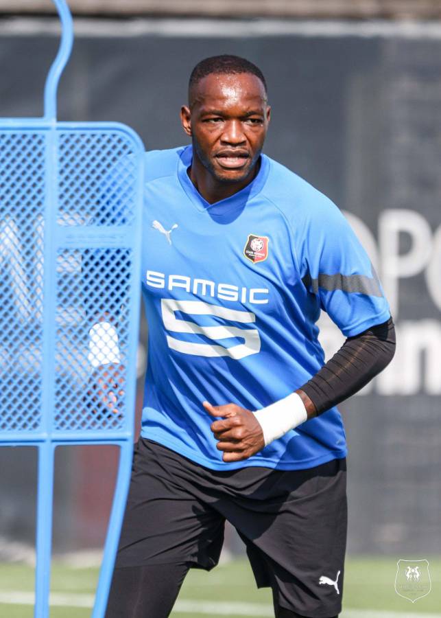 El portero Steve Mandanda fue campeón del mundo con Francia en el 2018 y milita en el Stade Rennes.