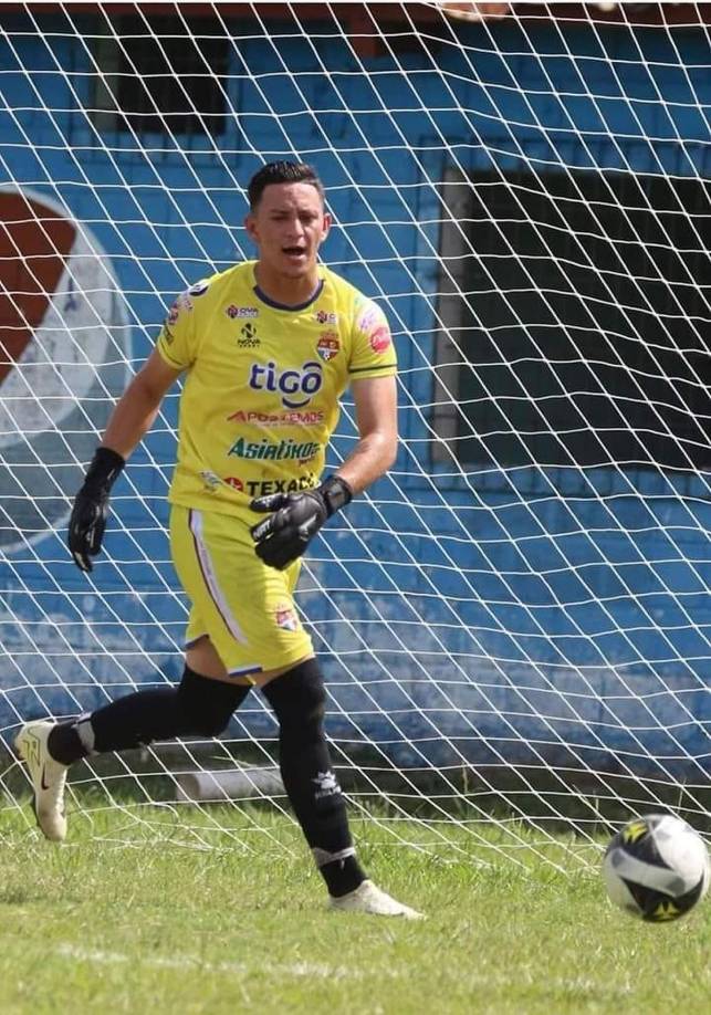 Bryan Ramos inmediatamente se reunió con la directiva cuya entidad le solicitó que, por su integridad mental, lo más conveniente era que se apartara del equipo.