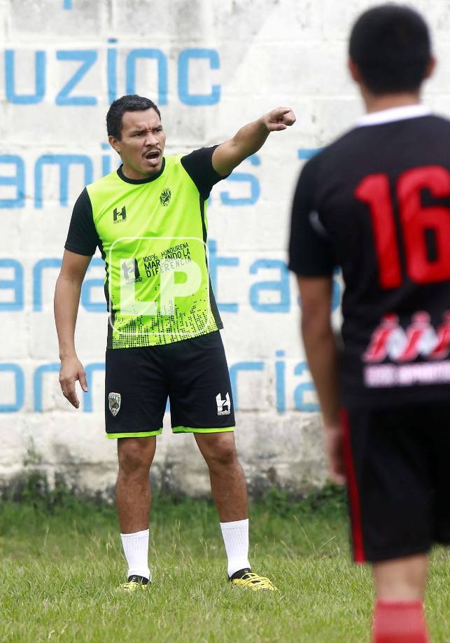 El incombustible Julio César ‘Rambo‘ de León suma ya 24 clubes como profesional en su carrera.