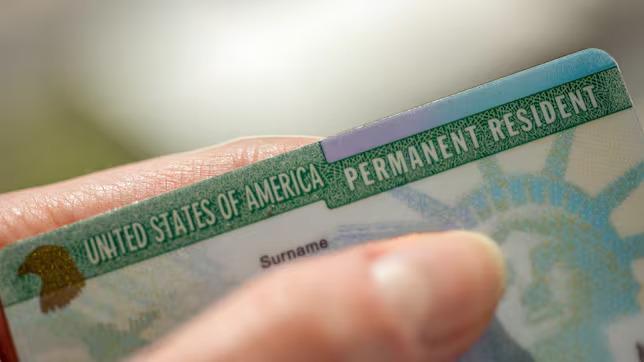 Green Card: la nueva regla sobre “carga pública” que deben conocer los hondureños